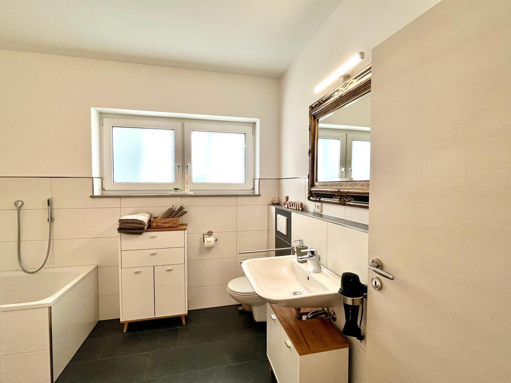 Ferienwohnung Moseltraum, 1-6 Pers, Mit 3 Schlafzimmer Und Panoramabalkon Müden Exterior foto