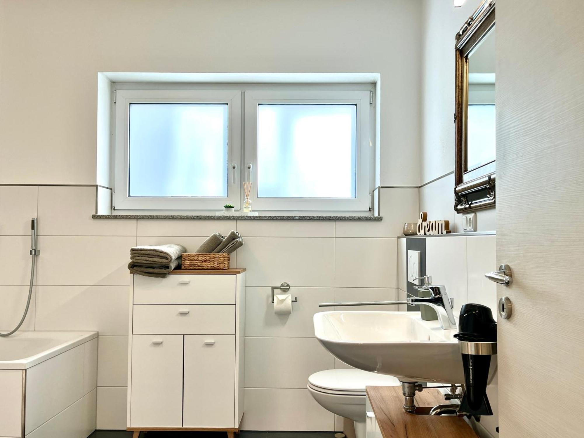 Ferienwohnung Moseltraum, 1-6 Pers, Mit 3 Schlafzimmer Und Panoramabalkon Müden Exterior foto